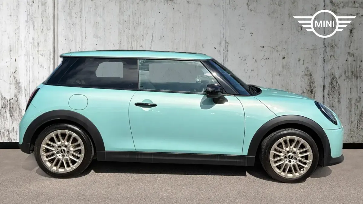 Used Mini Cooper Hatch 156 HP (114 kW) 2024 Ocean wave green Hatchback