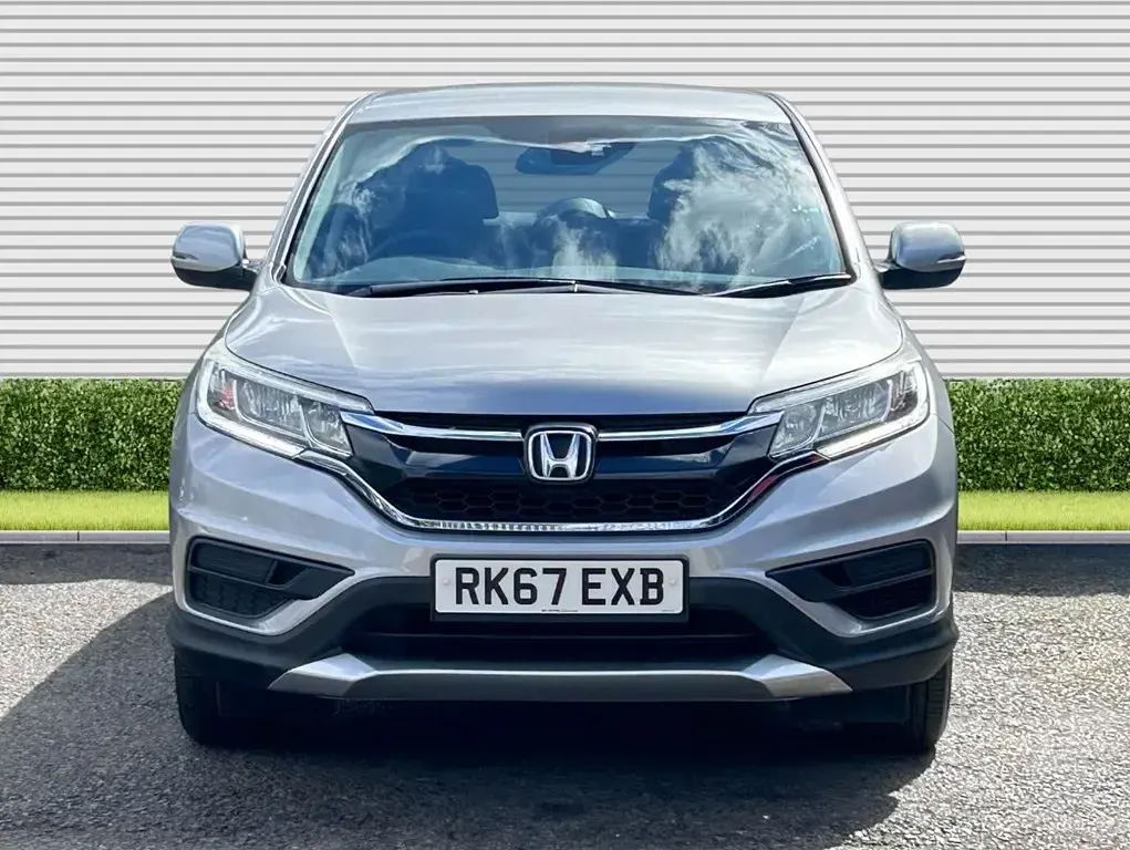 Used Honda CR-V S 120 HP (88 kW) 2017 Polished metal silver SUV