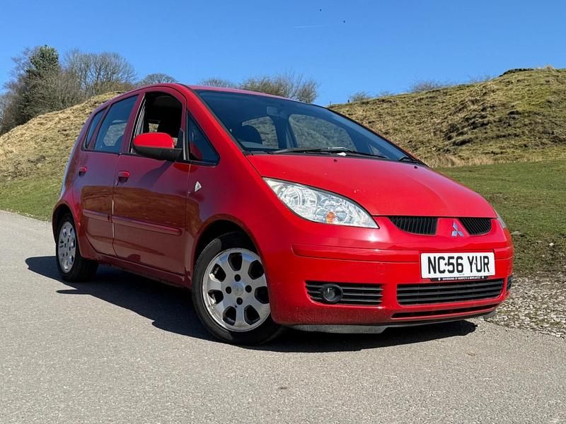 Used Mitsubishi Colt 95 HP (69 kW) 2007 Red Hatchback