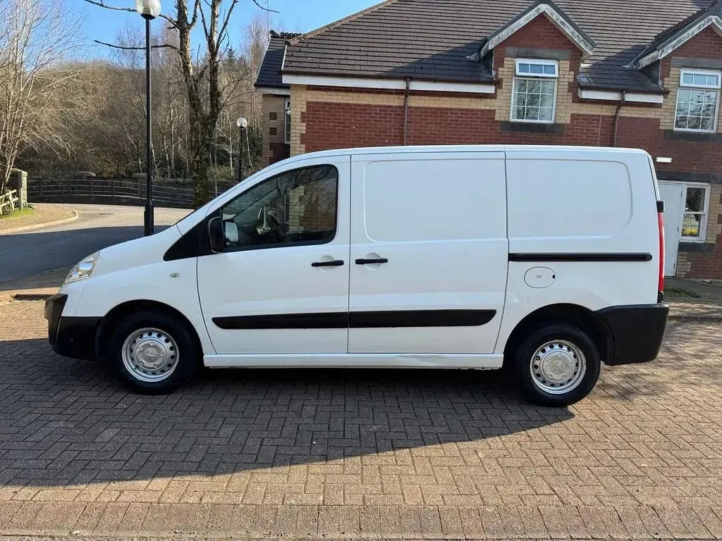 Used Peugeot Expert 90 HP (66 kW) 2014 White Van