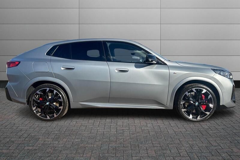 Begagnad BMW X2 Comfort Edition 296 HK (217 kW) 2024 Grå SUV