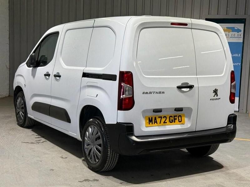 Used Peugeot Partner 131 HP (96 kW) 2022 White MPV