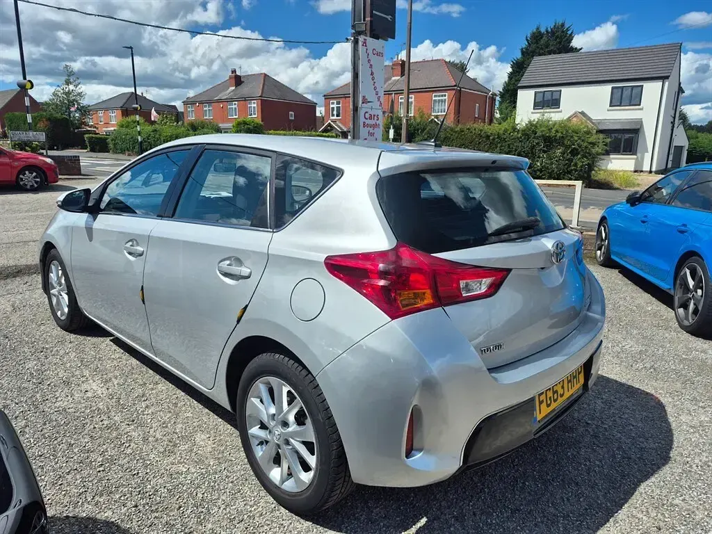 Used Toyota Auris 2013 Silver Hatchback
