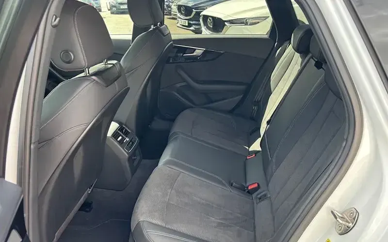 Used Audi A4 Black Edition 150 HP (110 kW) 2021 White Estate