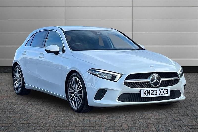 Used Mercedes A180 Executive 136 HP (100 kW) 2023 Digital white Hatchback