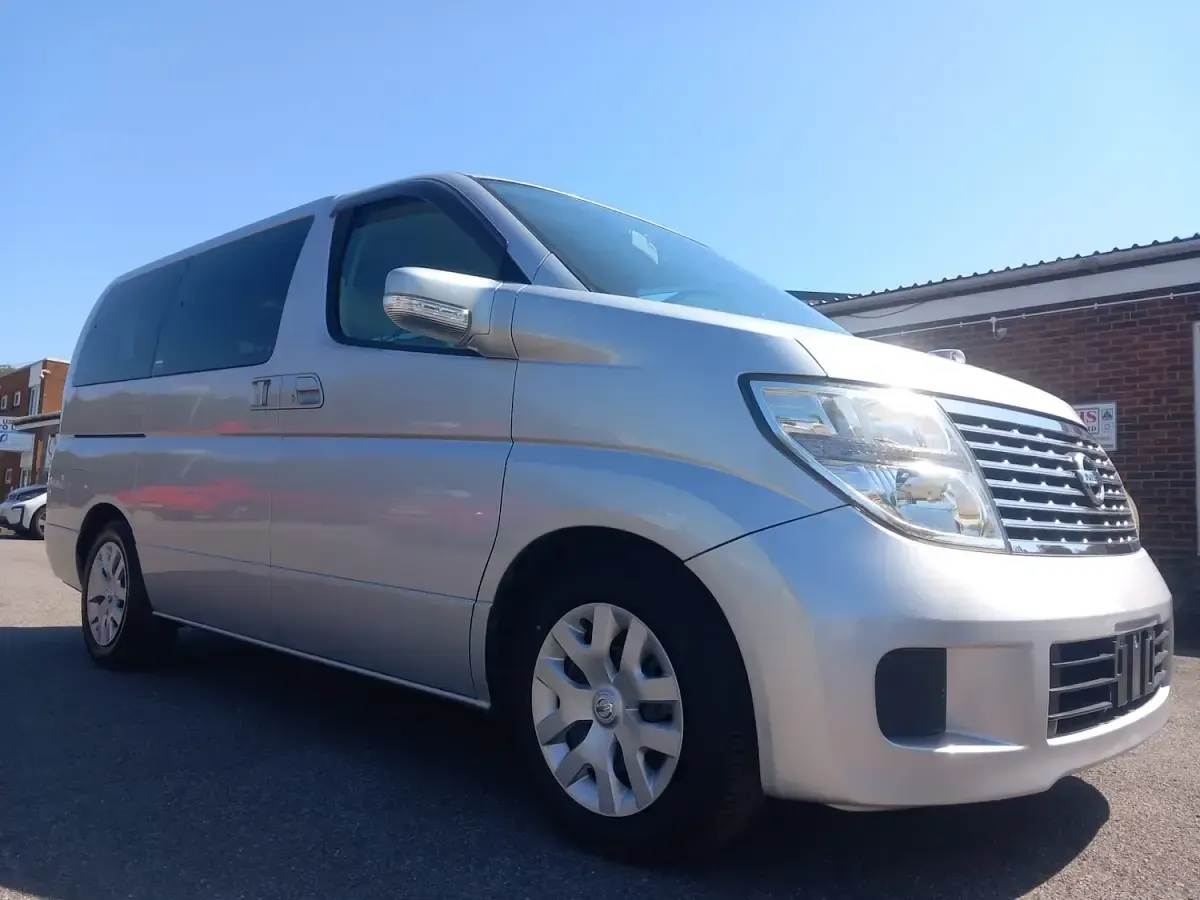 Used Nissan Elgrand 2008 Silver MPV