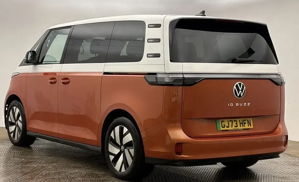 Usado VW ID. Buzz Pro 150 kW (204 HP) 2023 Branco Monovolume