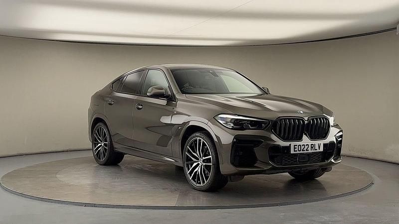 Manhattan metallic Used 2022 BMW X6 M Sport SUV | £41,500 (Fair price) - Image 1/4