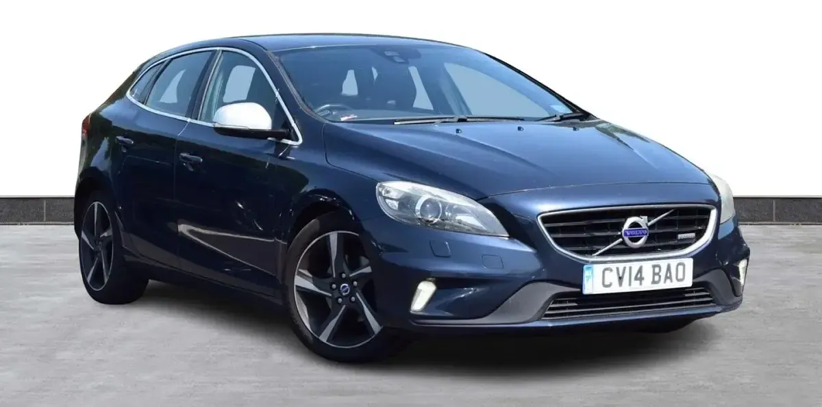 Used Volvo V40 R-Design 115 HP (84 kW) 2014 Hatchback