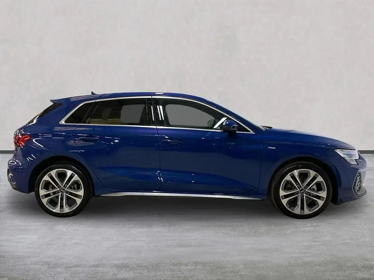 Used Audi A3 e-tron S-Line 204 HP (150 kW) 2026 Blue Hatchback