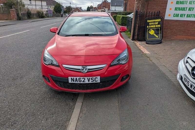 Used Vauxhall Astra GTC SRi 165 HP (121 kW) 2012 Coupe