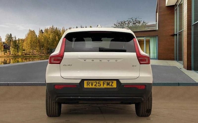 Used Volvo XC40 Plus 197 HP (144 kW) 2025 SUV