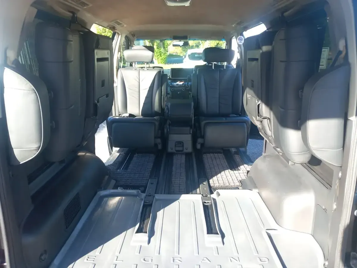 Used Nissan Elgrand 2008 Black MPV