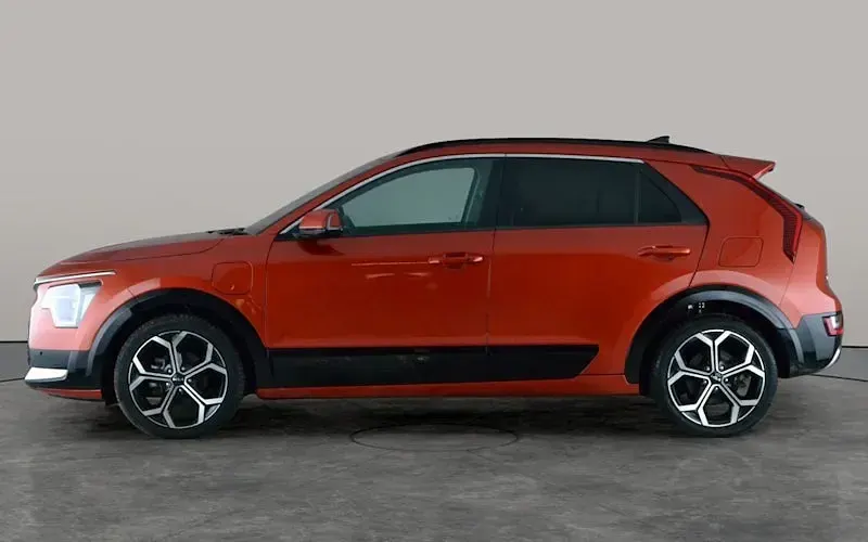 Used Kia Niro 182 HP (133 kW) 2023 Orange SUV