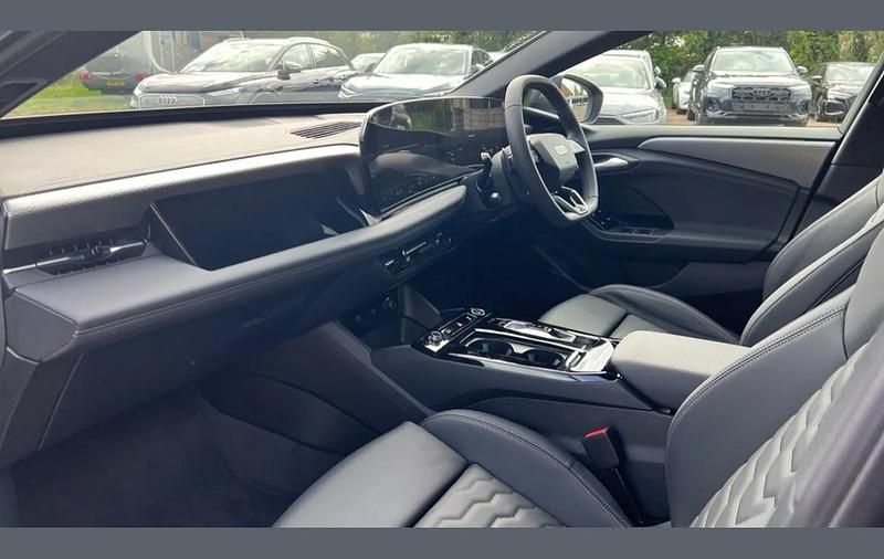 Novo Audi A6 e-tron S-Line 210 kW (286 HP) 2026 Cinzento Citadino