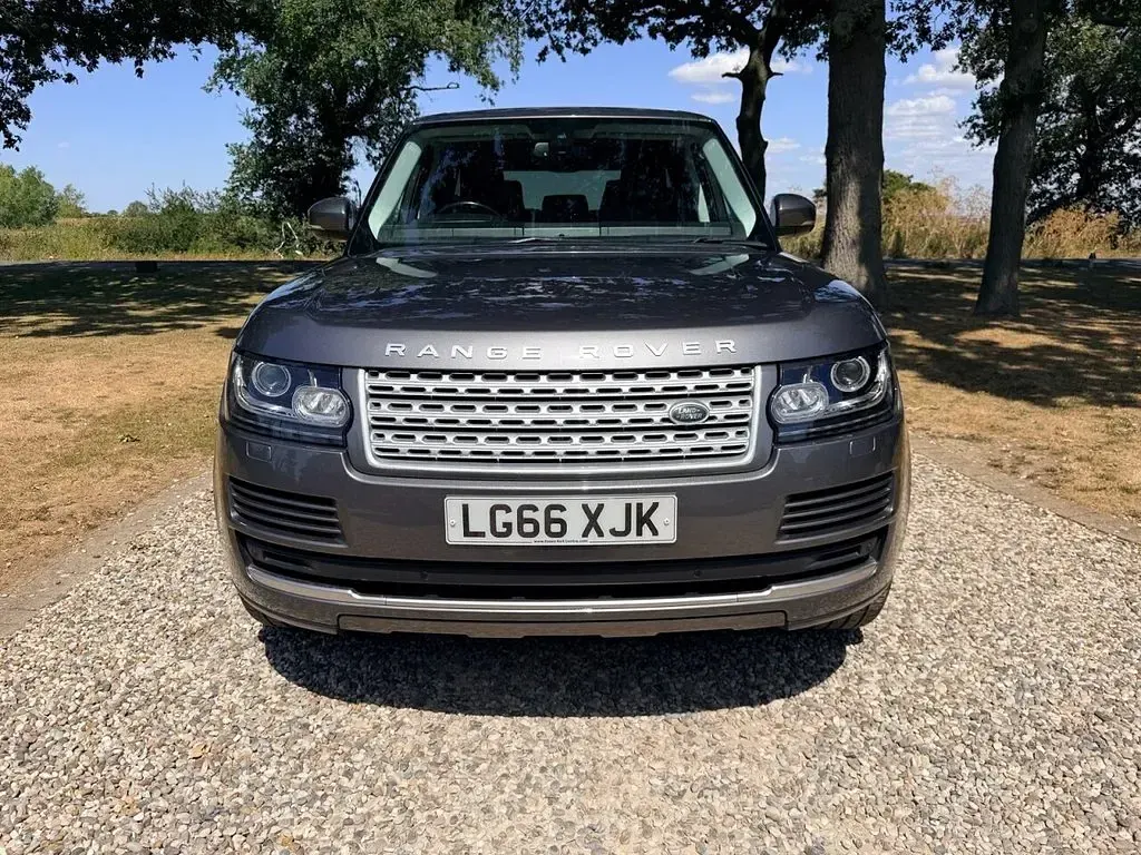 Used Land Rover Range Rover Vogue SE 306 HP (225 kW) 2016 Grey SUV