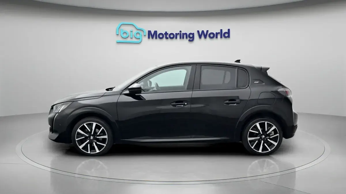 Used Peugeot 208 Premium 100 HP (73 kW) 2022 Black Hatchback