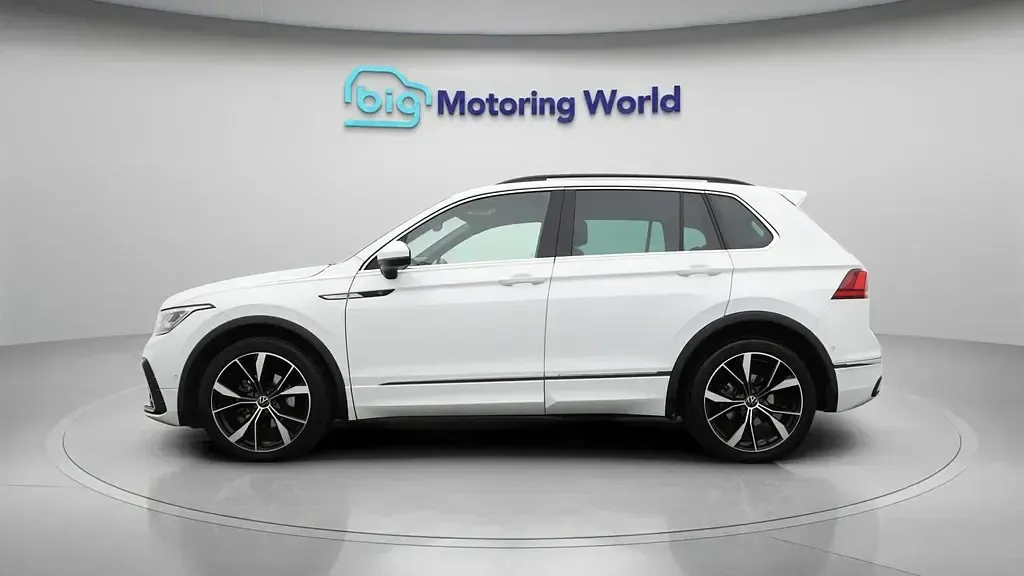 Second-hand VW Tiguan R-line 150 CP (110 kW) 2023 Alb SUV