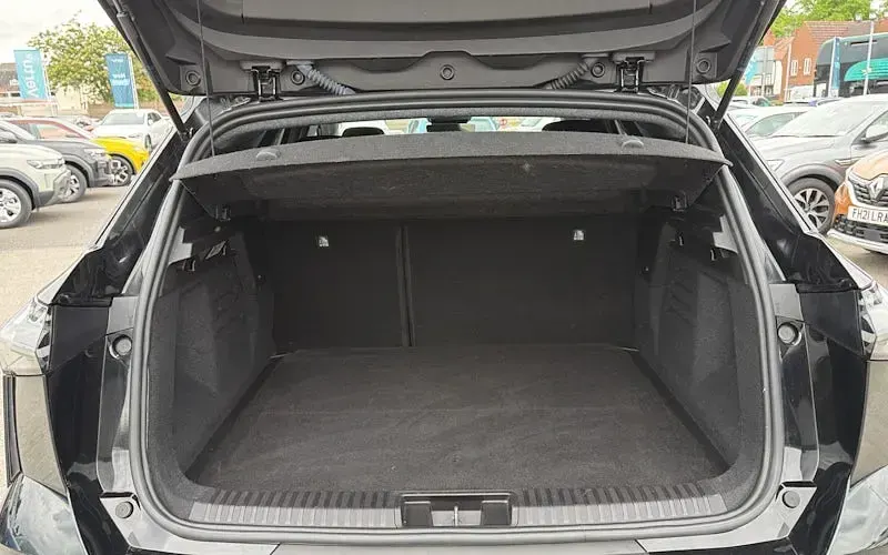 Second-hand Renault Symbioz Techno 143 CP (105 kW) 2025 Negru SUV