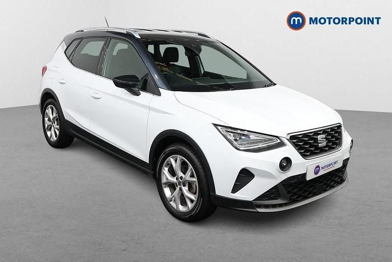 White Used 2023 Seat Arona FR SUV | £13,599 (Fair price) - Image 1/4