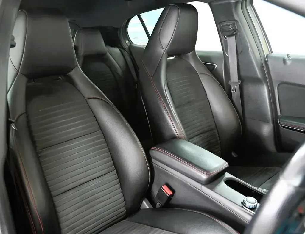 Usado Mercedes A220 AMG line 177 HP (130 kW) 2017 Cinzento SUV