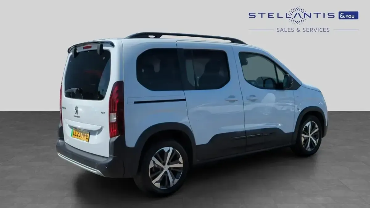 Used Peugeot e-Rifter GT 98 kW (134 HP) 2023 White MPV