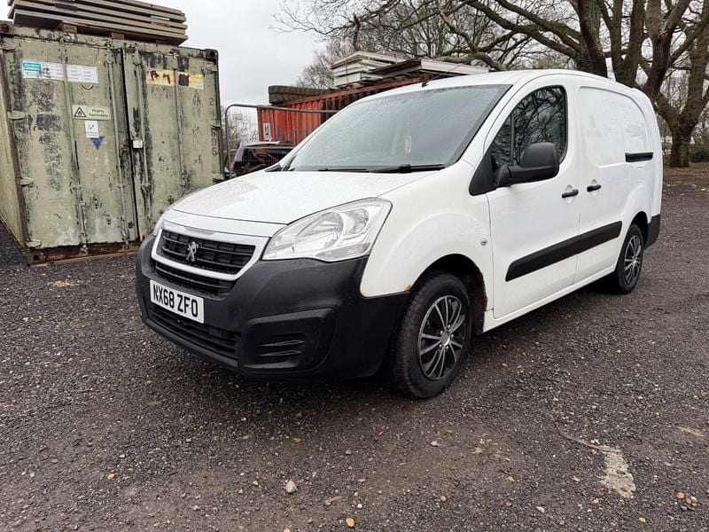 Used Peugeot Partner S 2018 White MPV