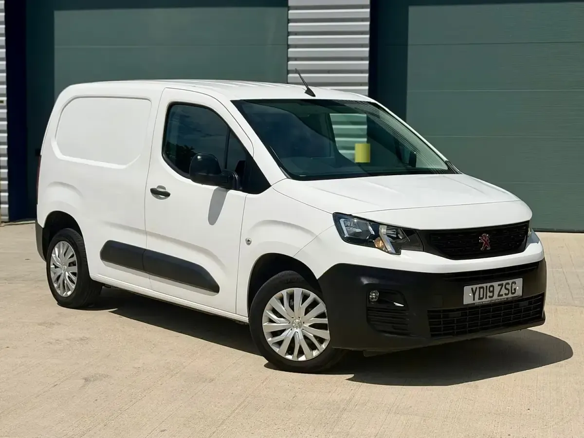 Used Peugeot Partner 2019 White MPV