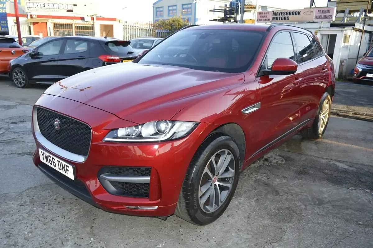 Używany Jaguar F-Pace R-Sport 180 KM (132 kW) 2017 Czerwony SUV