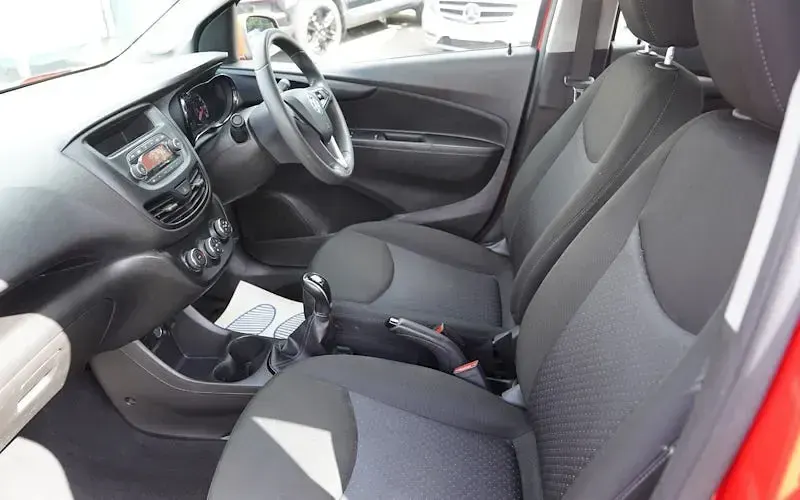 Used Vauxhall Viva 75 HP (55 kW) 2017 Red Hatchback