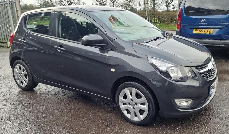 Usado Vauxhall Viva 75 HP (55 kW) 2016 Cinzento Citadino