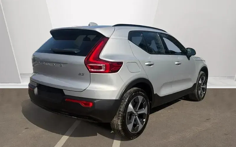 Used Volvo XC40 Plus 163 HP (119 kW) 2026 SUV