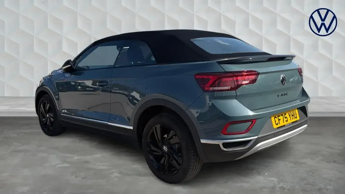 Usado VW T-Roc Cabriolet Style 150 HP (110 kW) 2026 Azul Cabrios