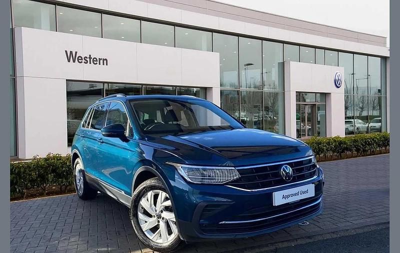 Blue Used 2022 VW Tiguan Life SUV | £19,998 (Fair price) - Image 1/4