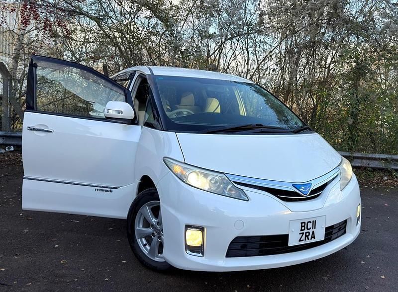Begagnad Toyota Estima 2025 Vit Minibuss