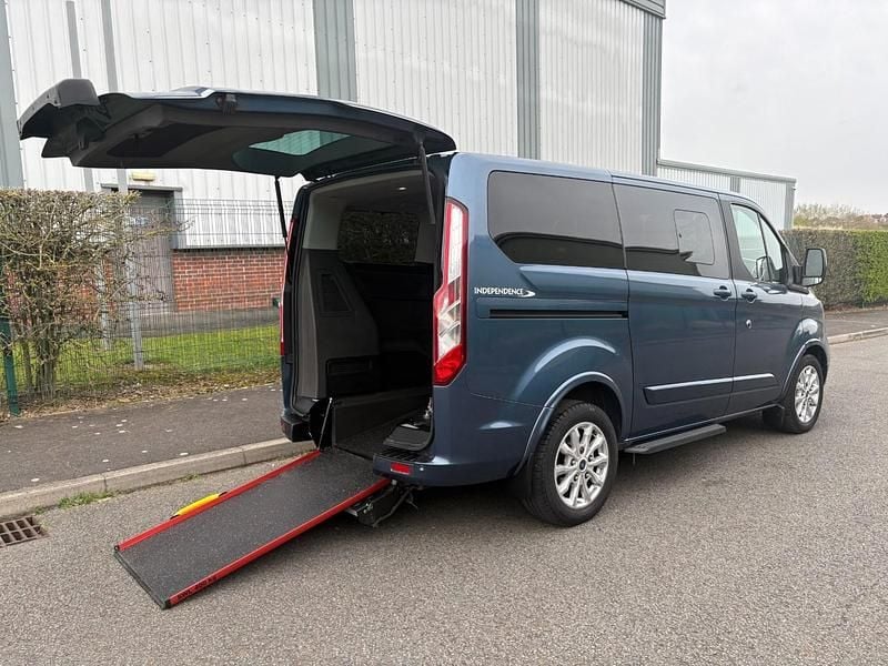 Used Ford Tourneo Titanium 130 HP (95 kW) 2020 Blue MPV