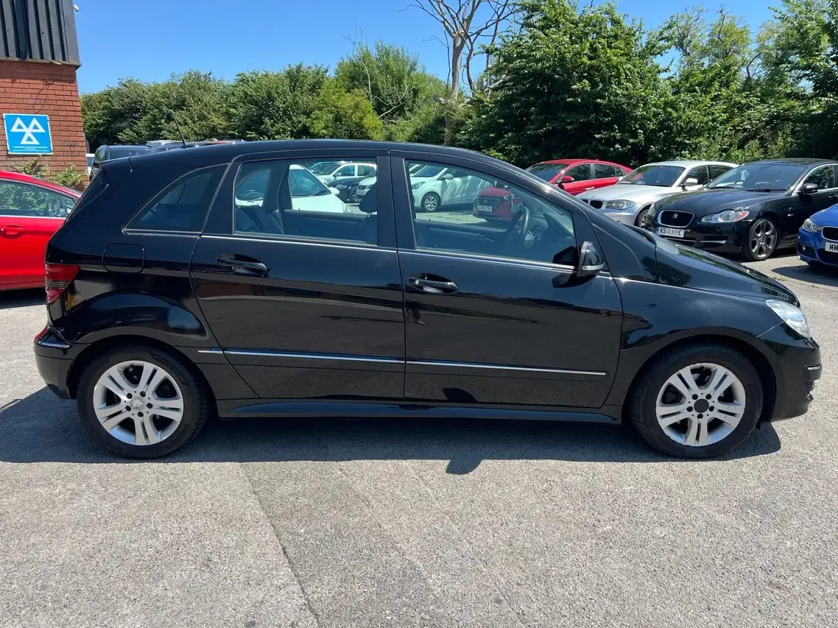 Used Mercedes B200 SE 2008 Black MPV