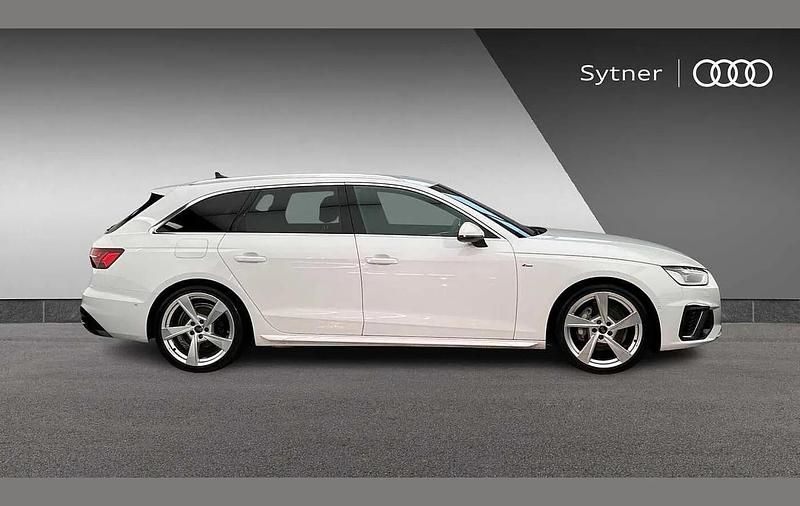 Used Audi A4 S-Line 200 HP (147 kW) 2023 White Estate
