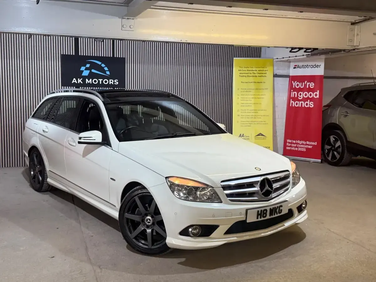 Used Mercedes C250 2010 White Estate