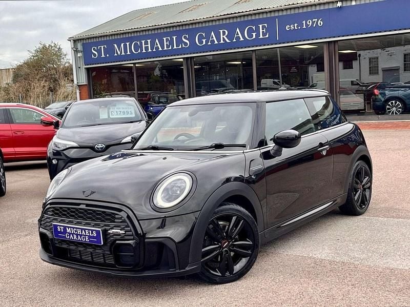 Used Mini Cooper Hatch 134 HP (98 kW) 2022 Black Hatchback