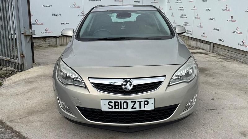 Used Vauxhall Astra 2010 Silver Hatchback
