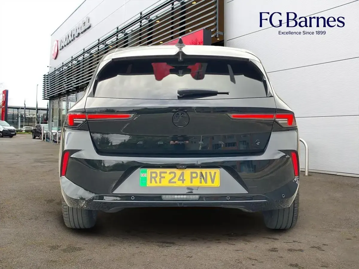Used Vauxhall Astra 113 kW (154 HP) 2024 Black Hatchback