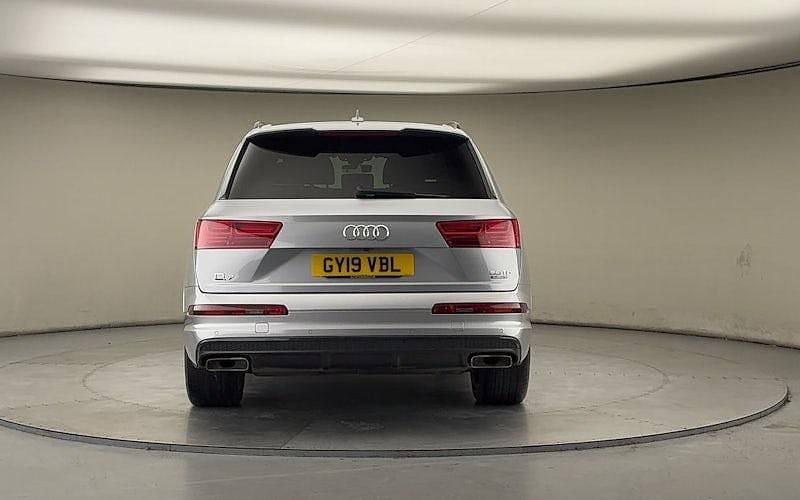 Used Audi Q7 S-Line 286 HP (210 kW) 2018 Floret silver metallic/floret silver metallic SUV