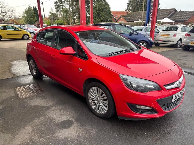 Gebraucht Vauxhall Astra 2013 Rot Kleinwagen
