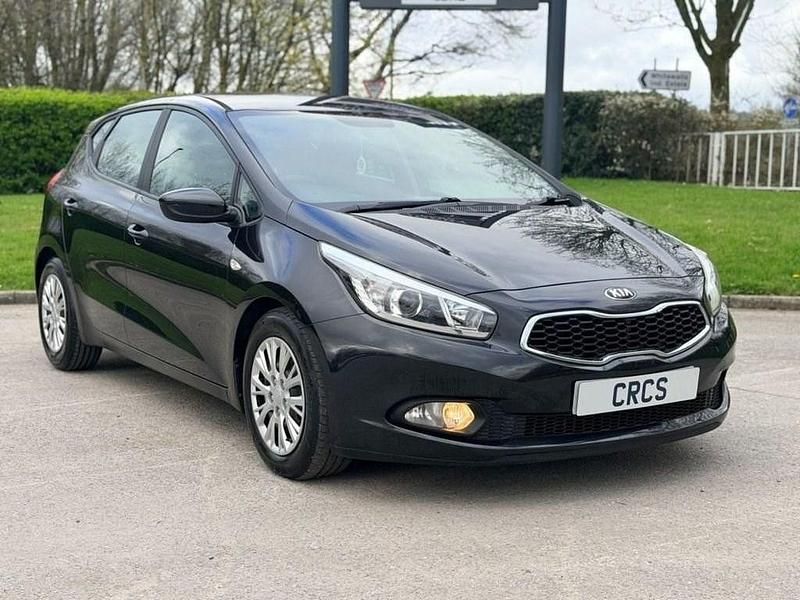 Begagnad Kia Ceed 126 HK (92 kW) 2014 Svart Halvkombi