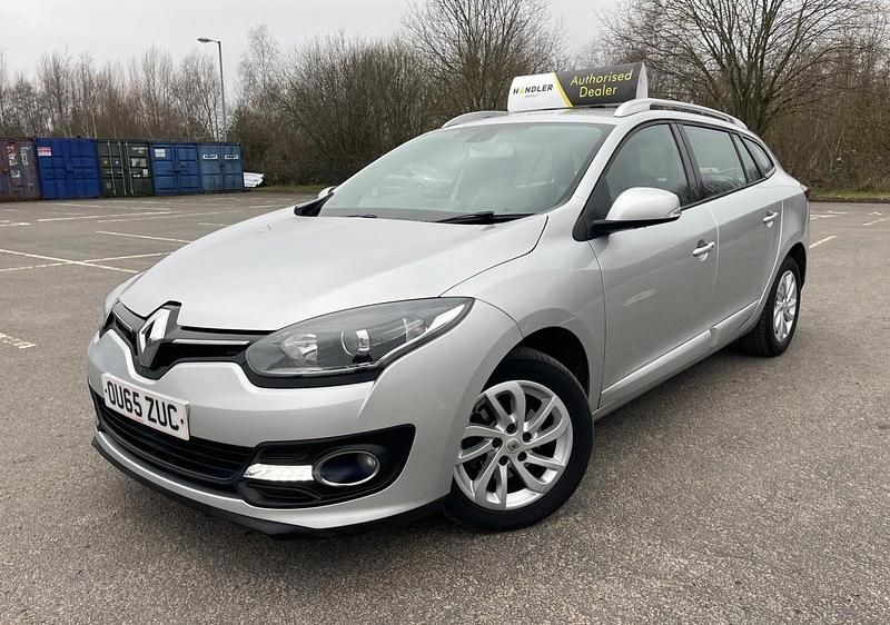 Used Renault Mégane GrandTour Dynamique 110 HP (80 kW) 2015 Silver Estate