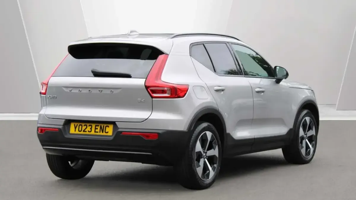 Used Volvo XC40 Ultimate 197 HP (144 kW) 2023 Silver dawn SUV