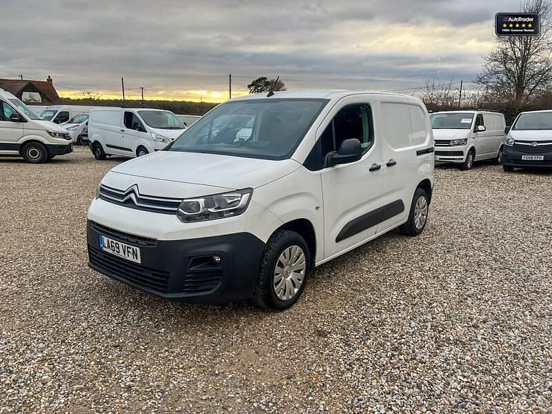 Used Citroën Berlingo 75 HP (55 kW) 2020 White MPV
