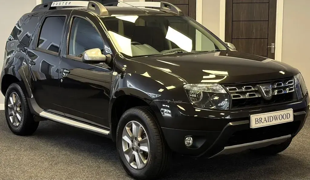 Used Dacia Duster Lauréate 110 HP (80 kW) 2015 Black SUV