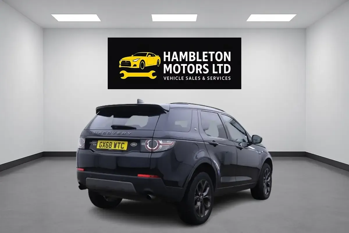 Used Land Rover Discovery 5 Landmark 180 HP (132 kW) 2018 Black SUV